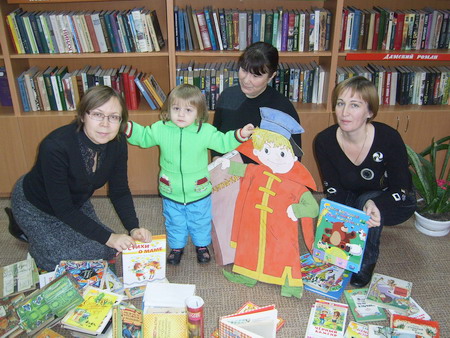 Намеченные программой «Семья. Библиотека. Книга» мероприятия, успешно проходили в течение года в центральной библиотеке им. Г. Айги города Шумерли